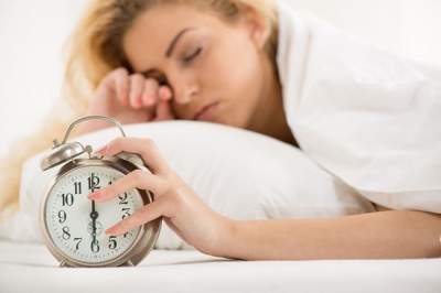Медики объяснили, почему вредно долго спать
