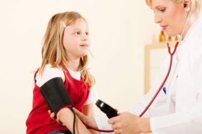 Высокое давление у детей: медики рассказали, в каких случаях нужно бить тревогу