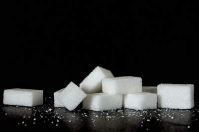 Медики назвали безопасную дневную норму сахара