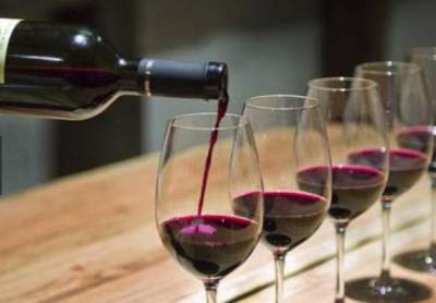 Медики назвали семь полезных качеств вина