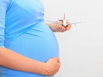 Врачи рассказали, влияют ли авиаперелеты на беременность