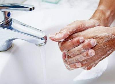 Дерматолог рассказала, почему нельзя мыть руки слишком часто