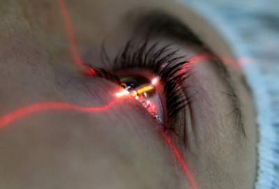 Медики объяснили, какие продукты усугубляют болезни глаз