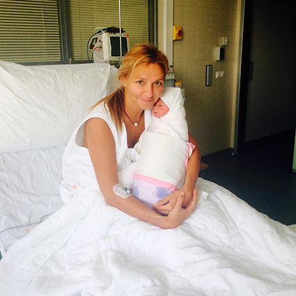 Татьяна Навка с новорожденной дочерью Надей