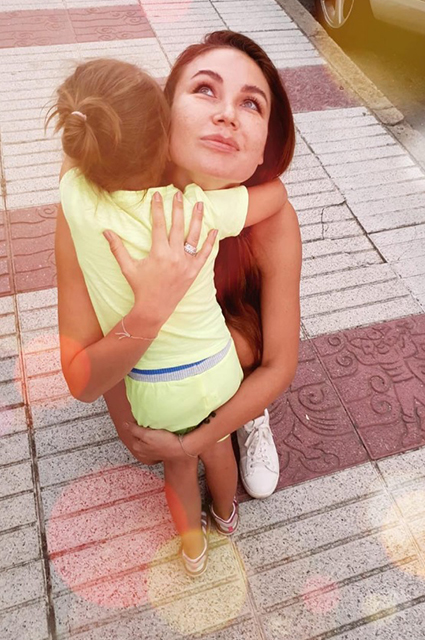 Ляйсан Утяшева с дочкой