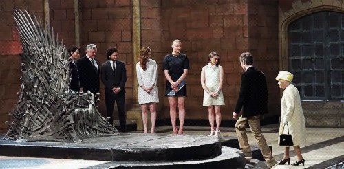 Команда сериала "Игра престолов" и королева Елизавета II, 2014 год