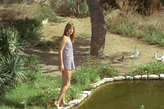 Кадр из фильма "Бассейн"