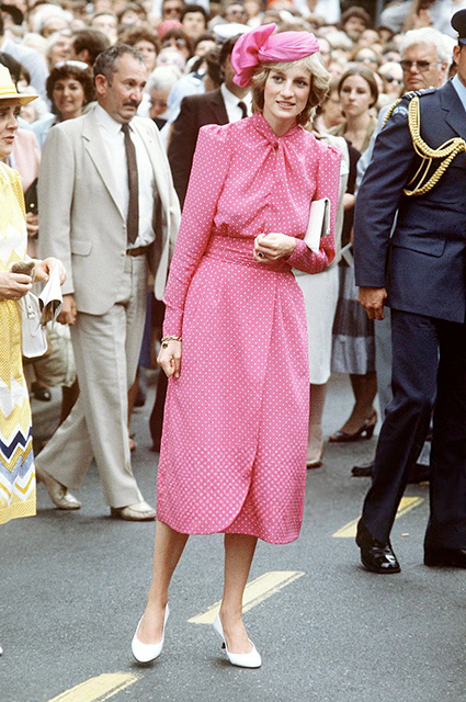 Принцесса Диана в платье от Donald Campbell и шляпке от John Boyd, 1983 год