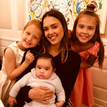 Джессика Альба с дочерями