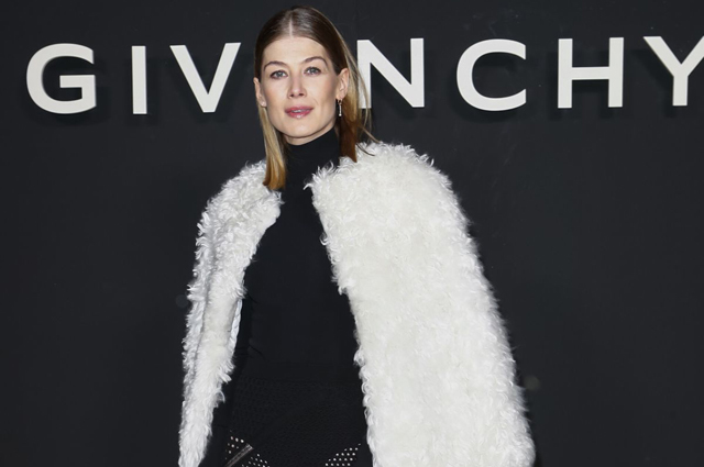 Неделя моды в Париже: Розамунд Пайк, Галь Гадот, Аманда Лир на показе Givenchy осень-зима 2019/2020