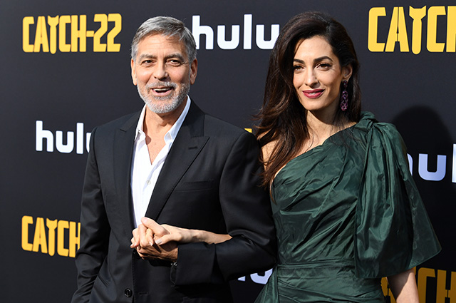Амаль Клуни поддержала мужа Джорджа Клуни на премьере мини-сериала 