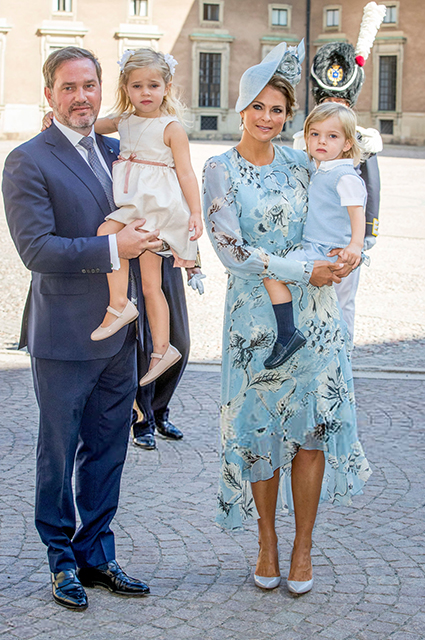 Кристофер О'Нилл и принцесса Мадлен с дочерью принцессой Леонор и сыном принцем Николасом