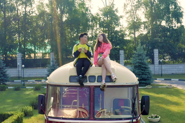 Ержан Максим и Микелла Абрамова в клипе на песню "Эта любовь"