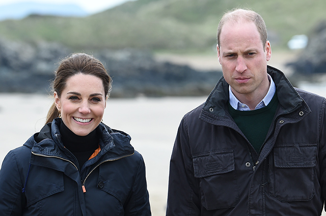 Кейт Миддлтон и принц Уильям помогли скаутам очистить пляж в Северном Уэльсе