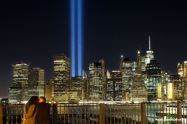 Мелания Трамп, Миранда Керр, Диана Крюгер, Риз Уизерспун и другие вспомнили теракты 11 сентября 2001 года