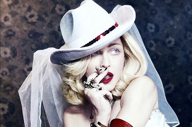 Мадонна представила первую песню из нового альбома