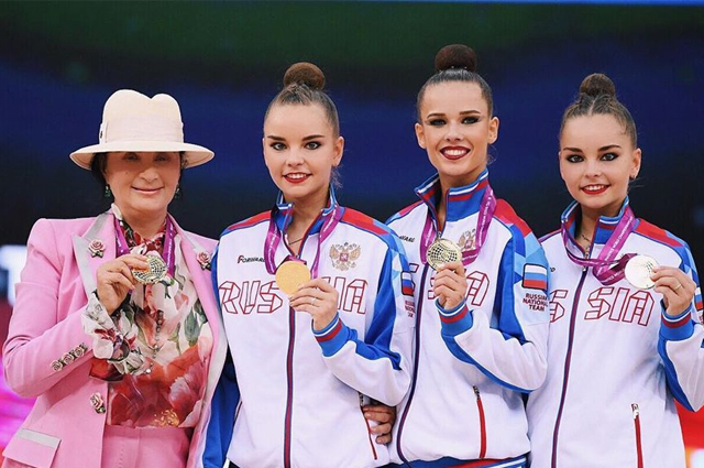 Гимнастка Екатерина Селезнева дебютировала на чемпионате мира и завоевала золото