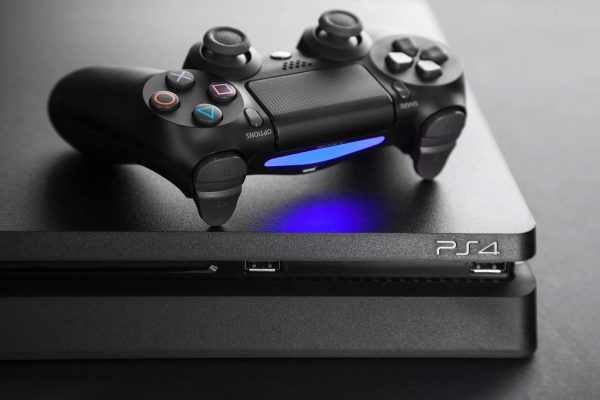 PlayStation 4 – новая консоль уже в продаже