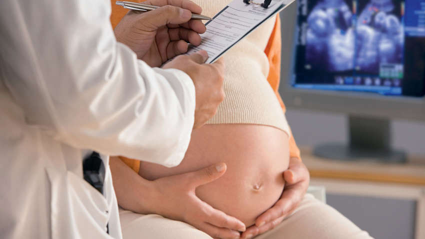 Медики предупредили об опасности высокого давления во время беременности
