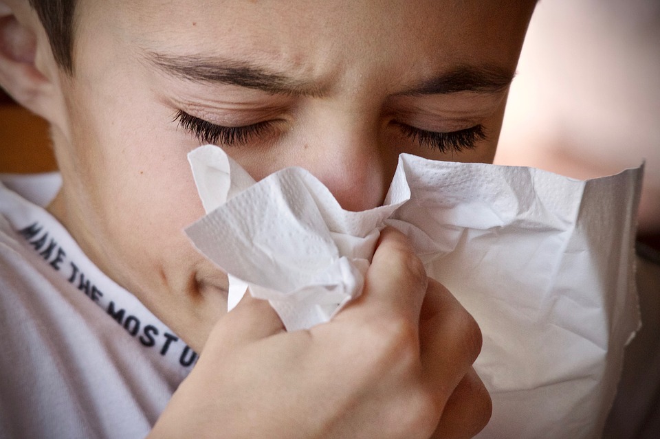 Названы главные отличия коронавируса от гриппа и ОРВИ