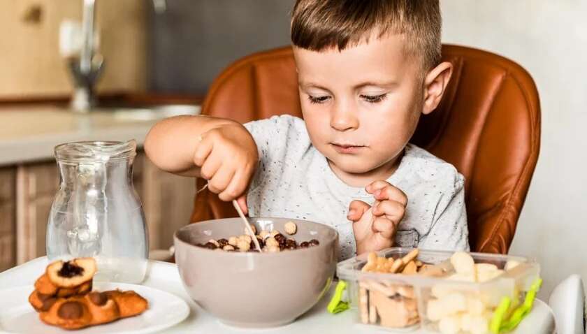 Зона риска: какими продуктами может подавиться ребенок