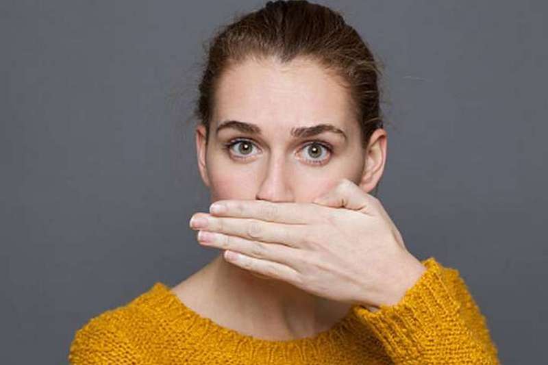 Названы главные причины неприятного запаха изо рта